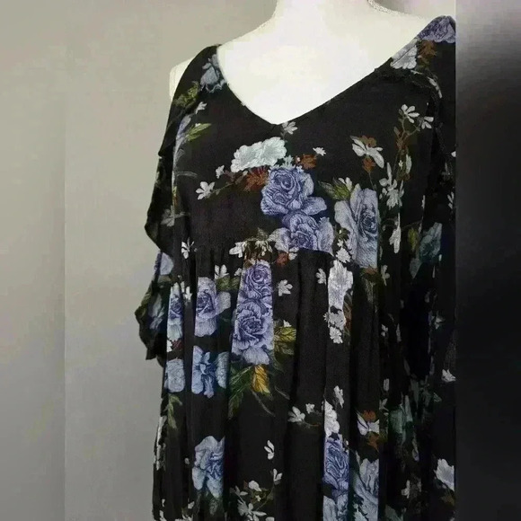 American Eagle Floral Cold Shoulder Blouse - Picture 2 of 10